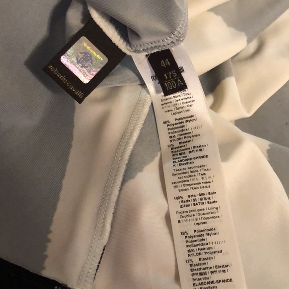 Roberto Cavalli gown , size 42 or 6-8 , worn only for shooting - Picture 7 of 8